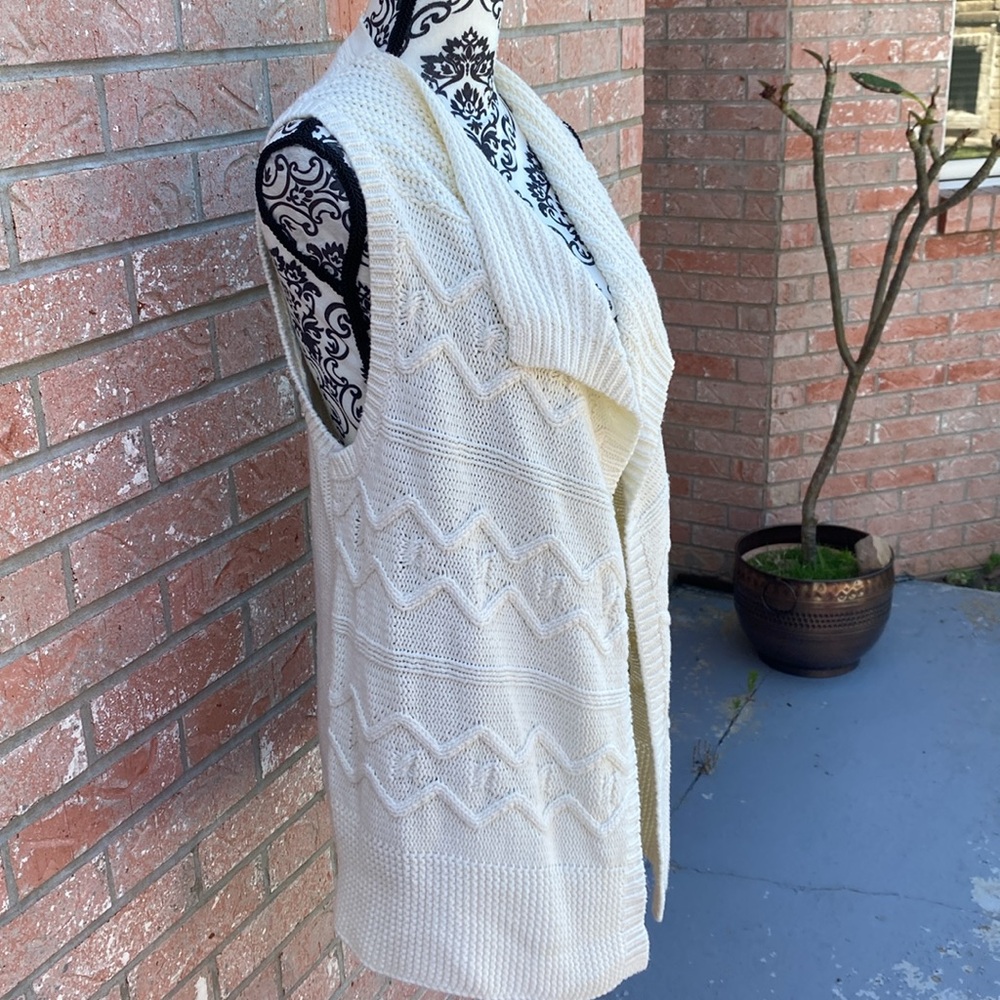 Knit Vest - Picture 3 of 4